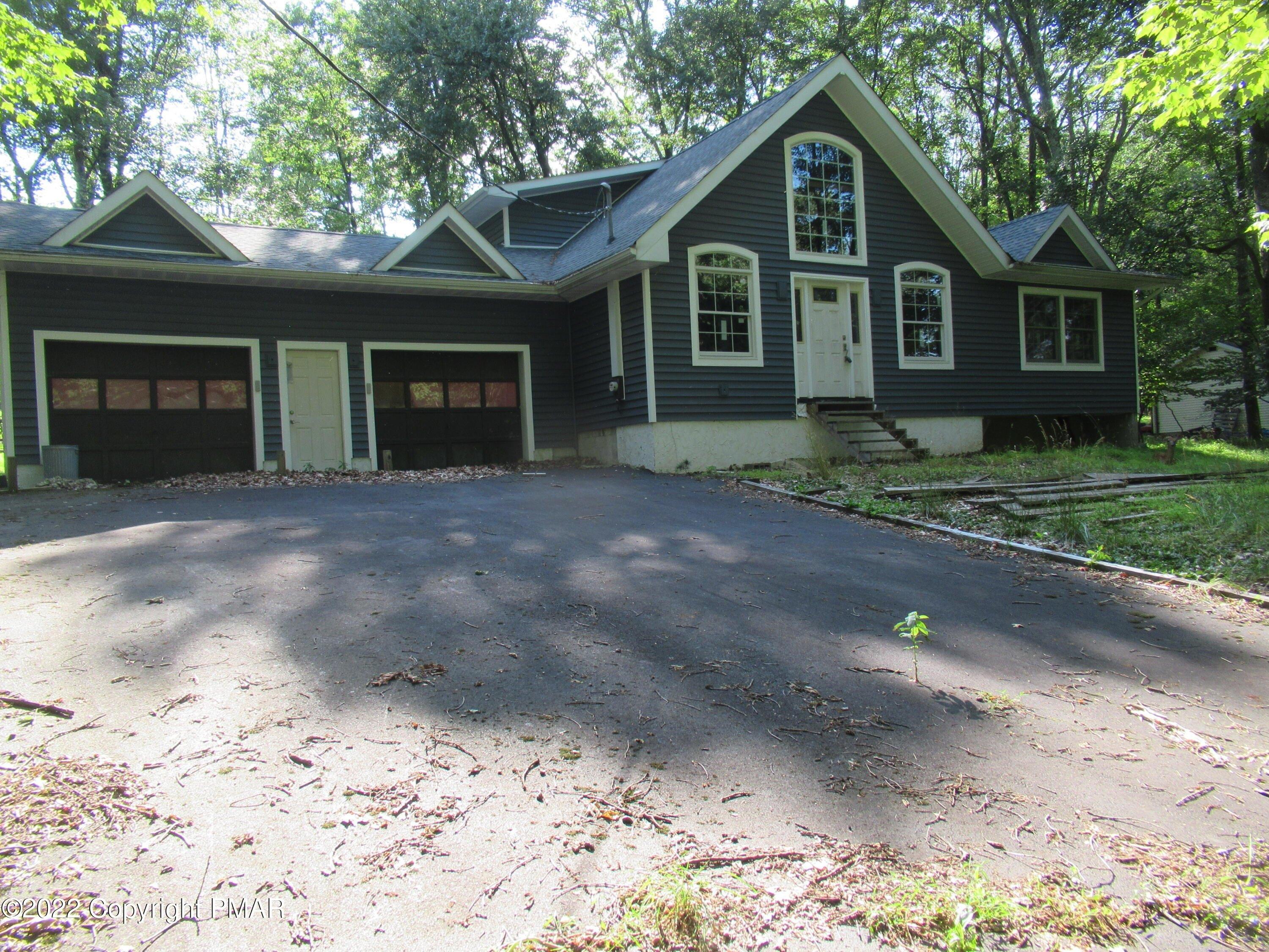 Lake Dr, Henryville, PA 18332