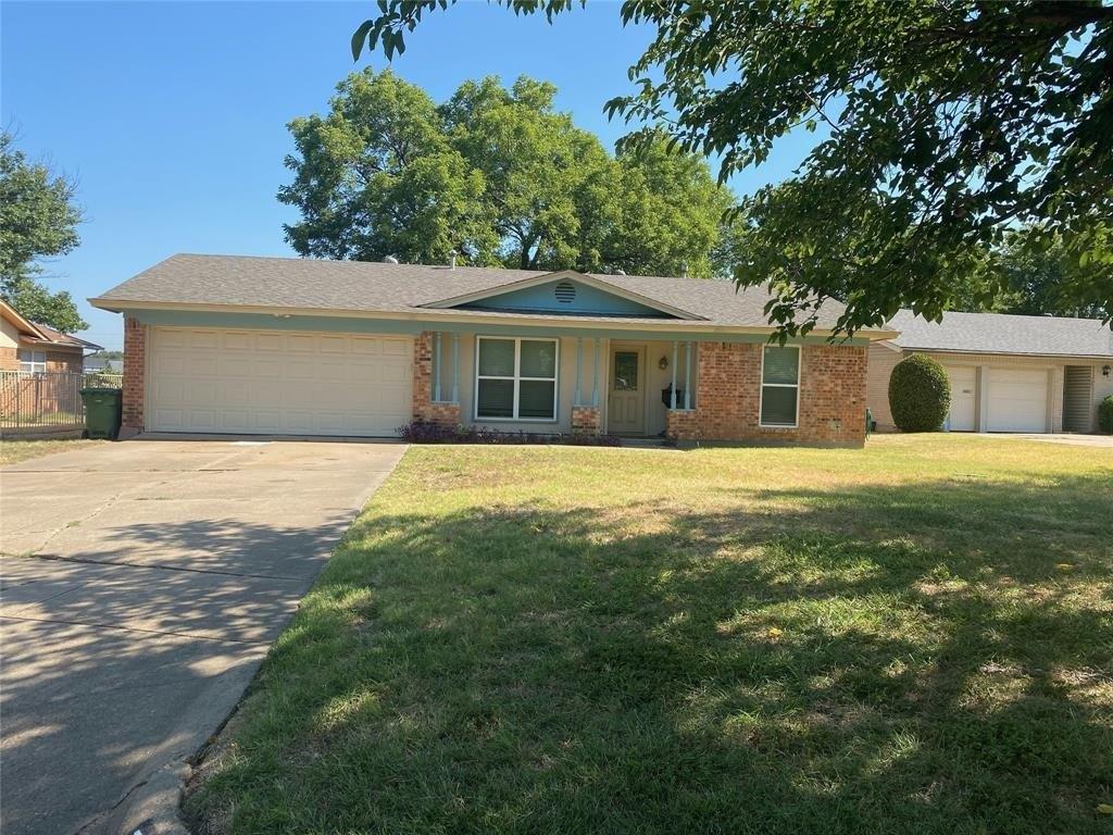 Christopher Ct, North Richland Hills, TX 76180