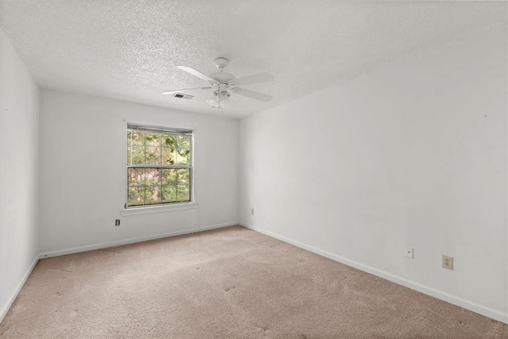 Lake Mist Dr Nw, Kennesaw, GA 30144