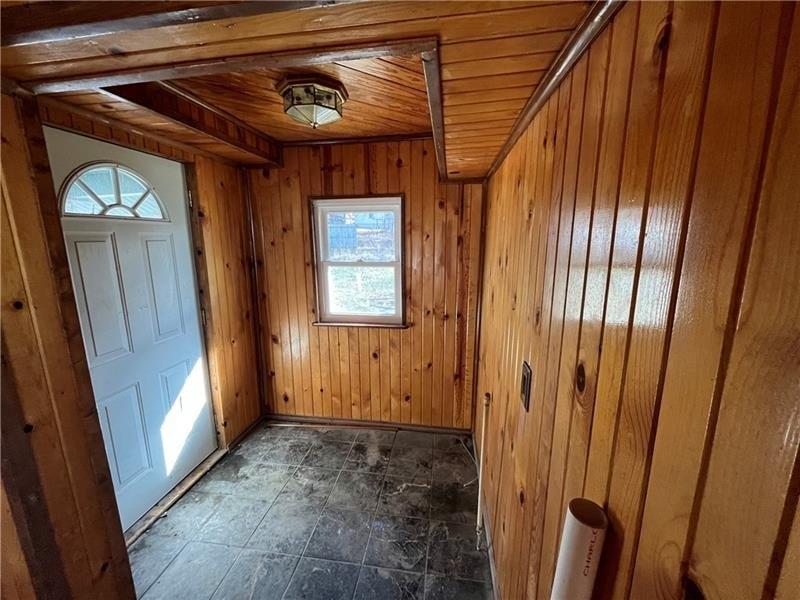 Washington St, Farrell, PA 16121