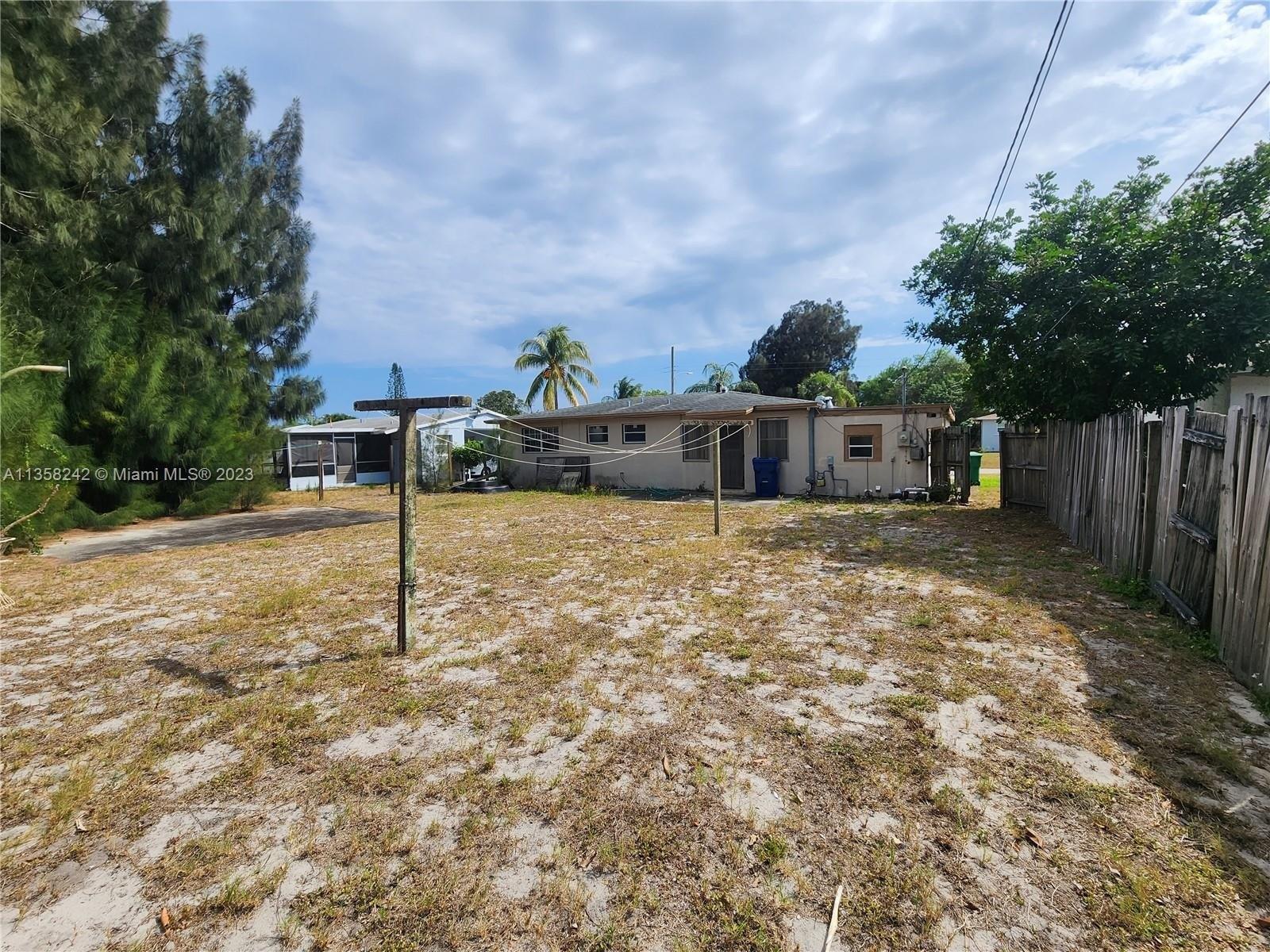 W 31st Ct, Riviera Beach, FL 33404