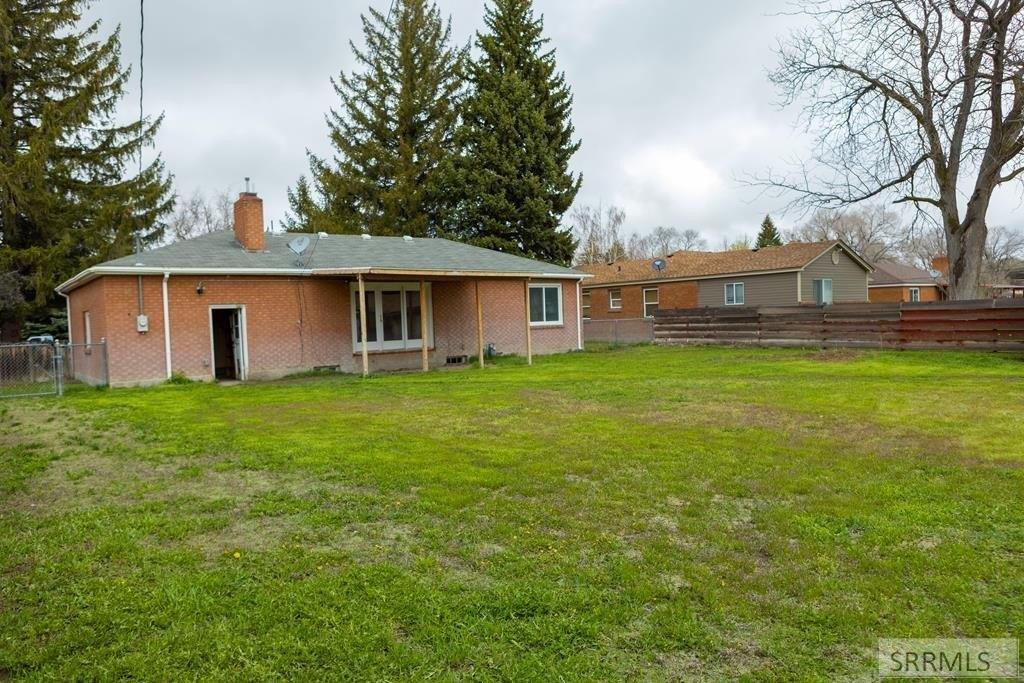 S Stout Ave, Blackfoot, ID 83221