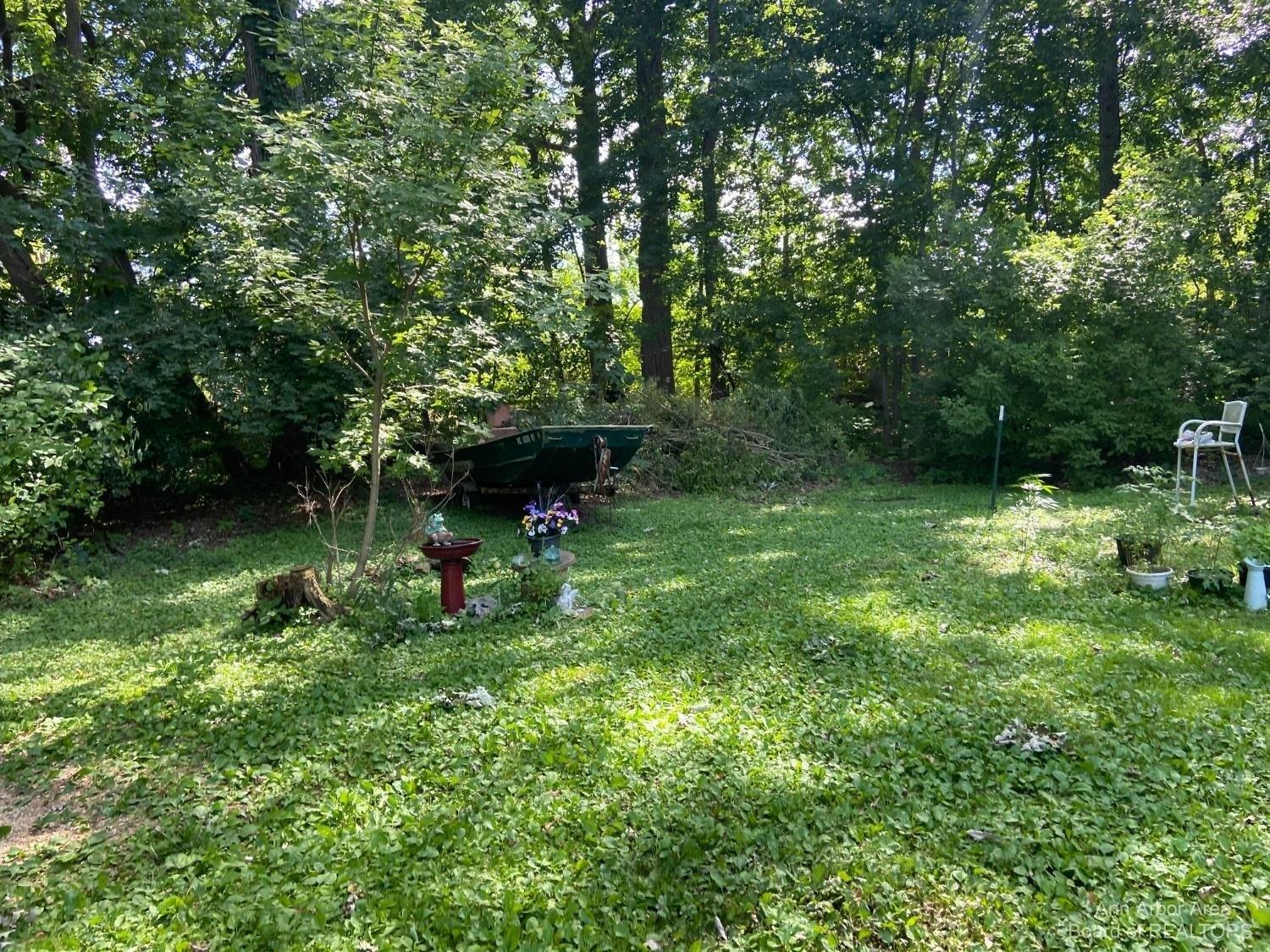Winston Rd, Pinckney, MI 48169