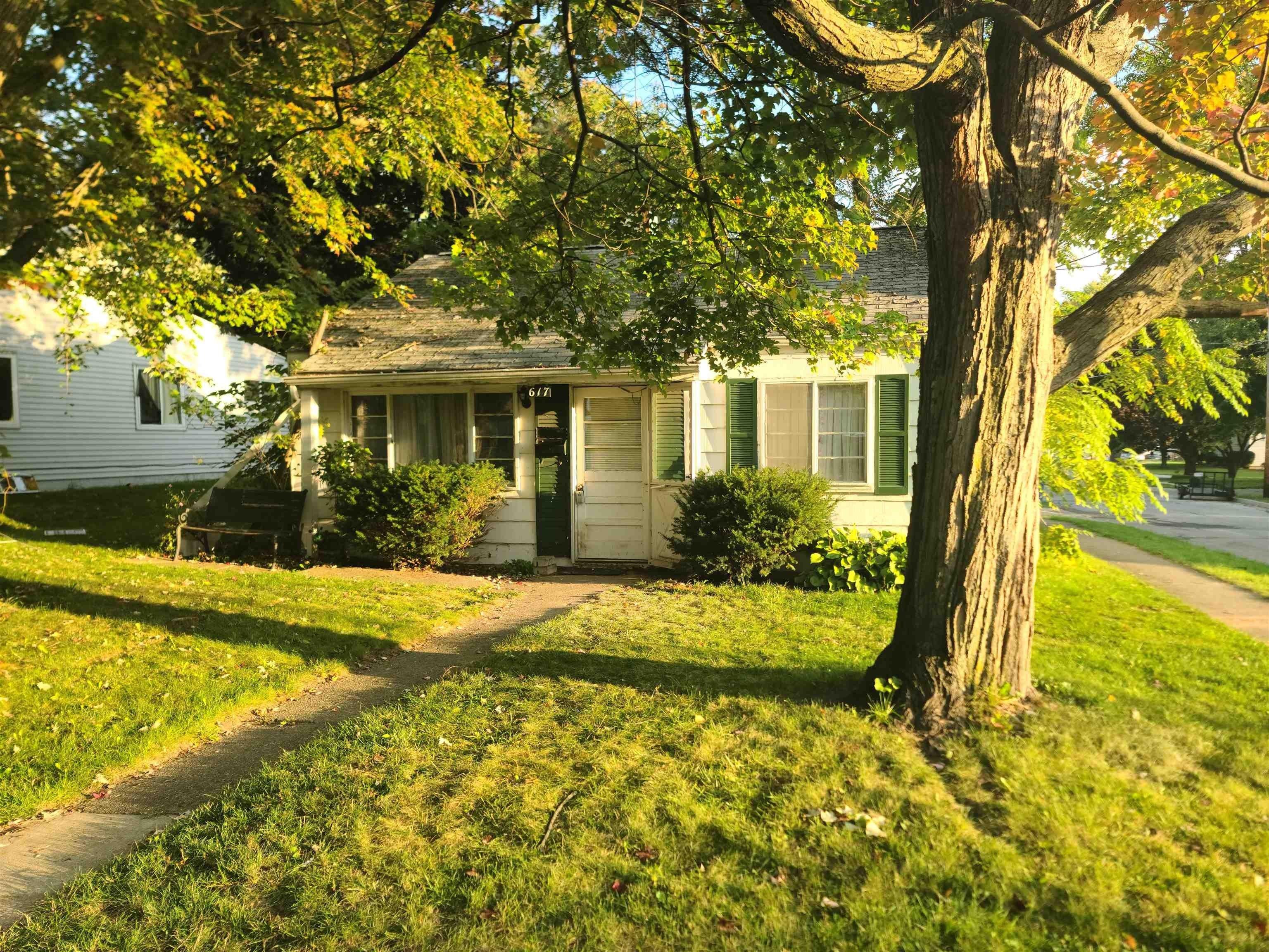 Randolph St, Angola, IN 46703