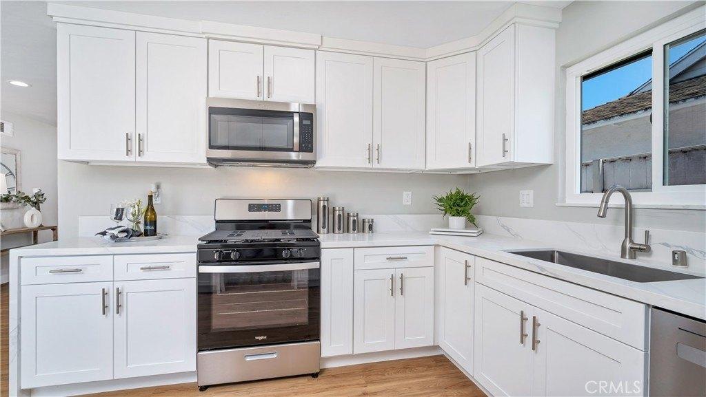 Garfield Ave, Costa Mesa, CA 92626