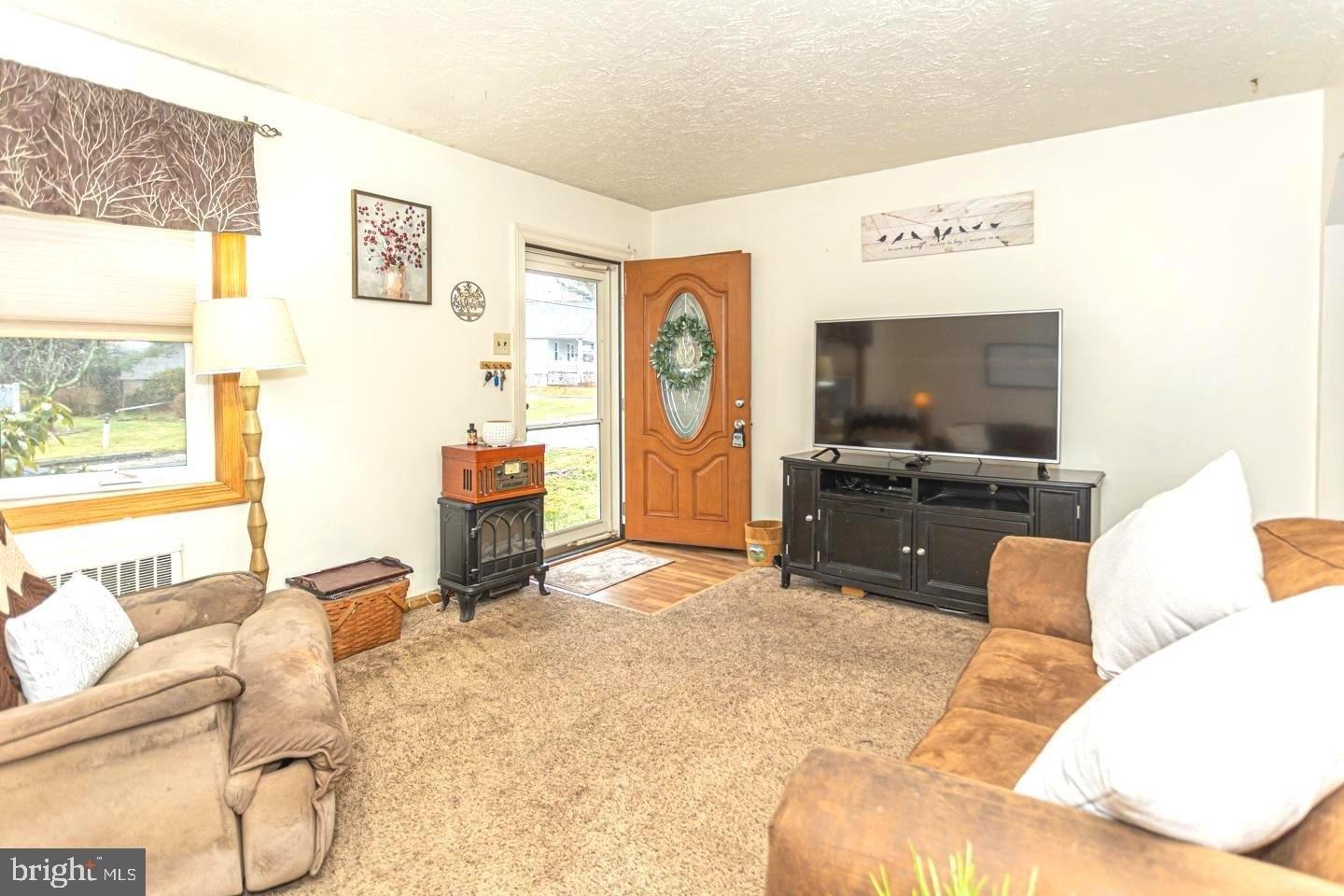 Continental Rd, Hatboro, PA 19040