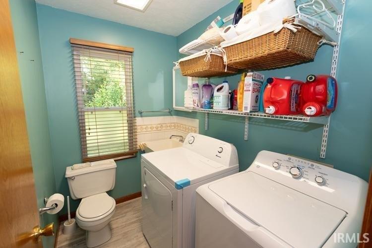 Ashleys Meadow Dr, Granger, IN 46530