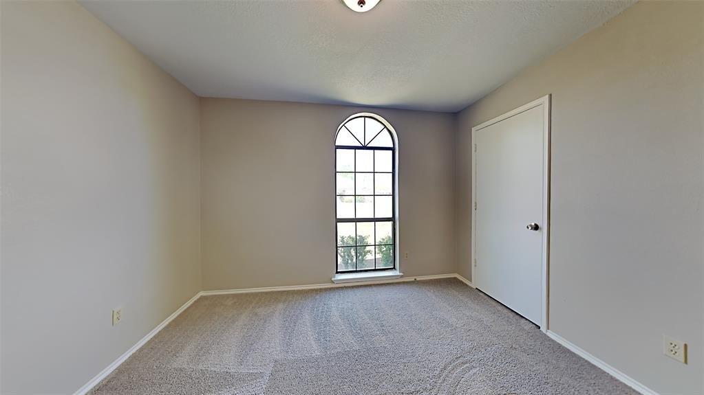 Kary Lynn Dr S, Watauga, TX 76148