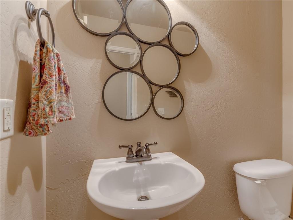 Red River Cir, Edmond, OK 73025