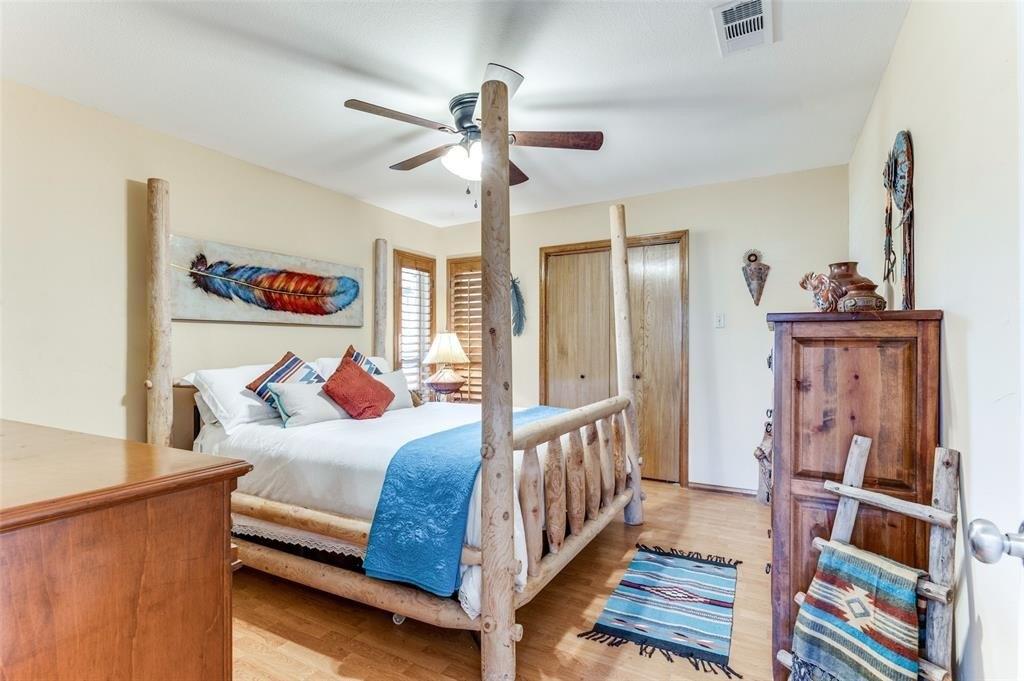 Yates Dr, Hurst, TX 76053