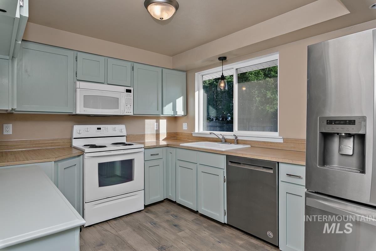 W 9th S, Mountain Home, ID 83647