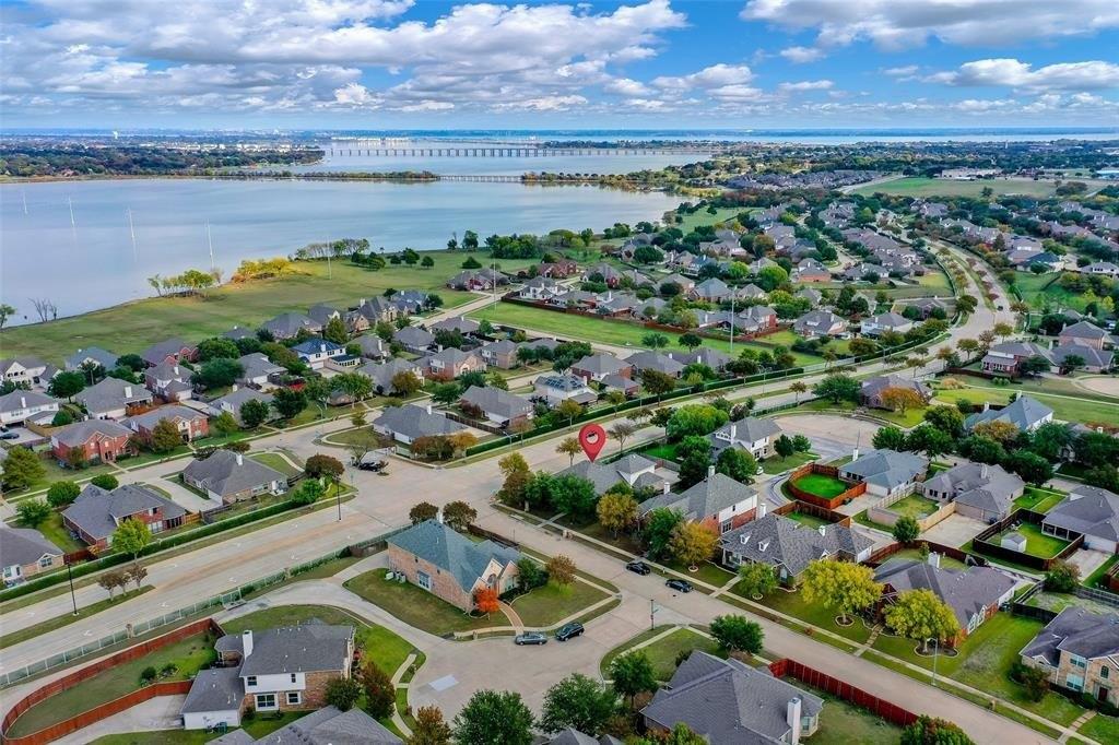 Horizon Dr, Garland, TX 75043