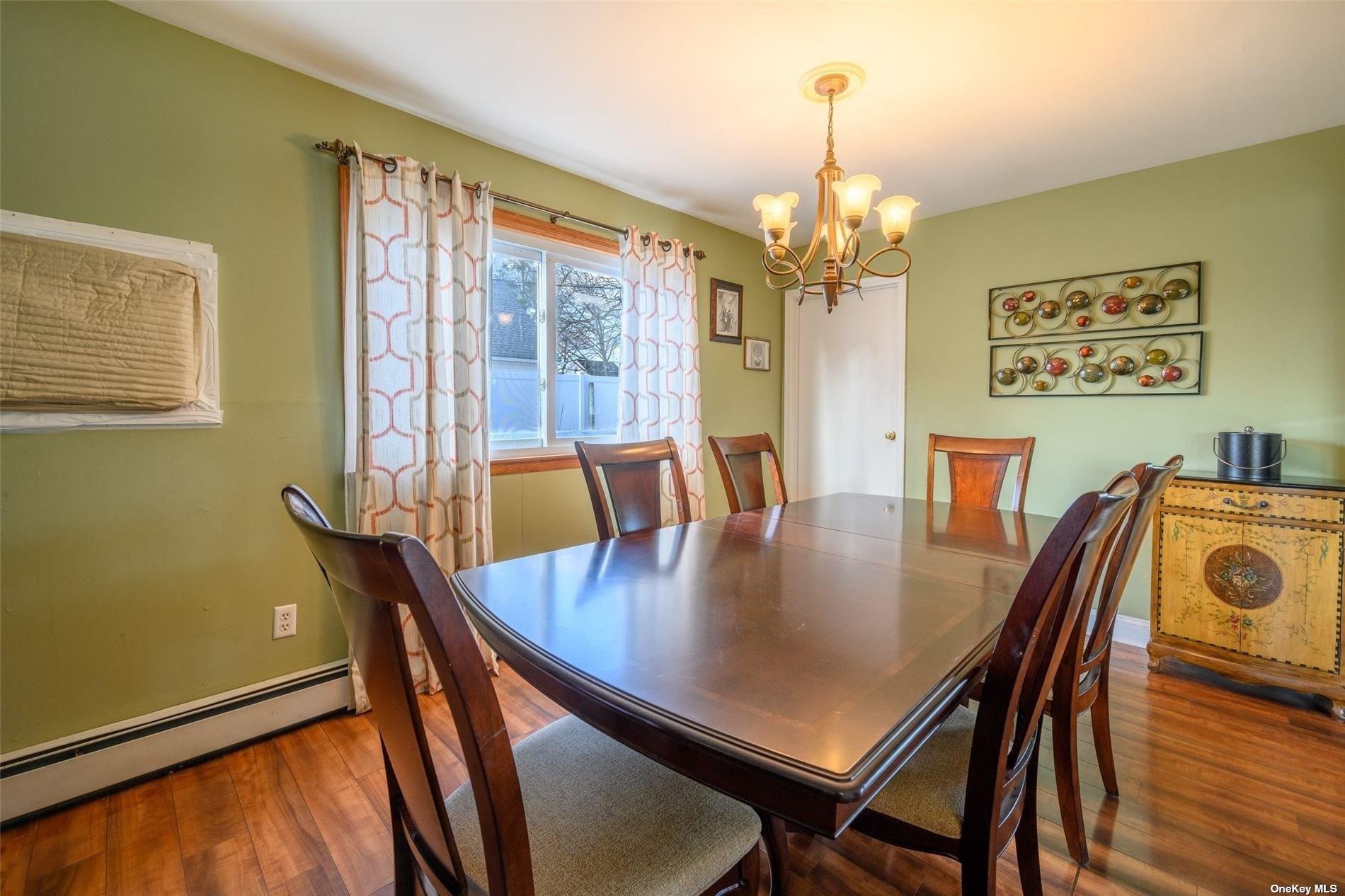 Hoover Ln, Bethpage, NY 11714