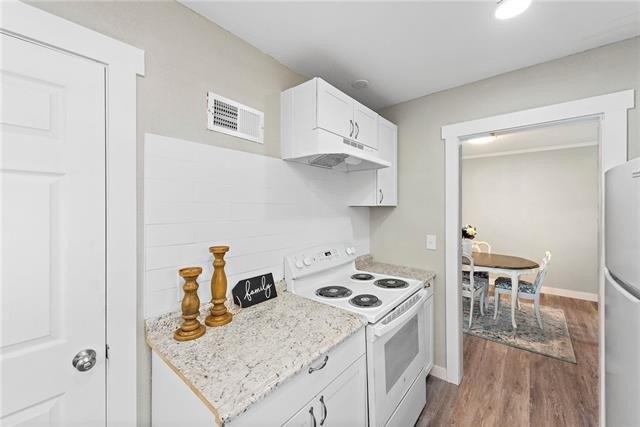 Tracy Ave, Kansas City, MO 64131