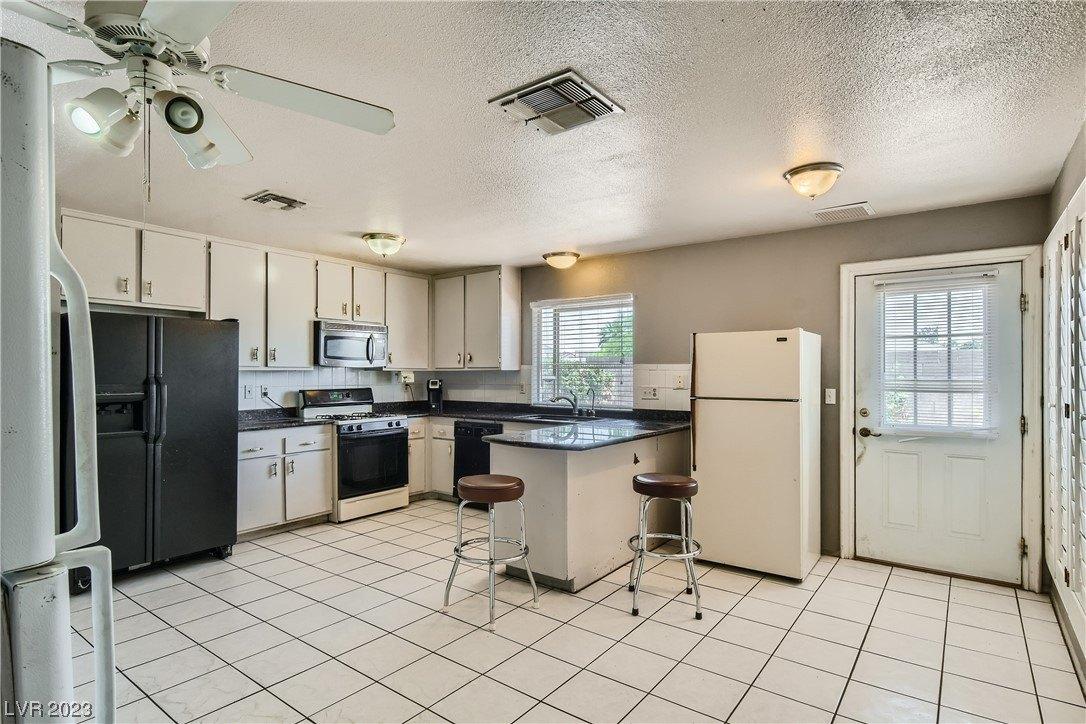 Halfmoon Way, Las Vegas, NV 89108