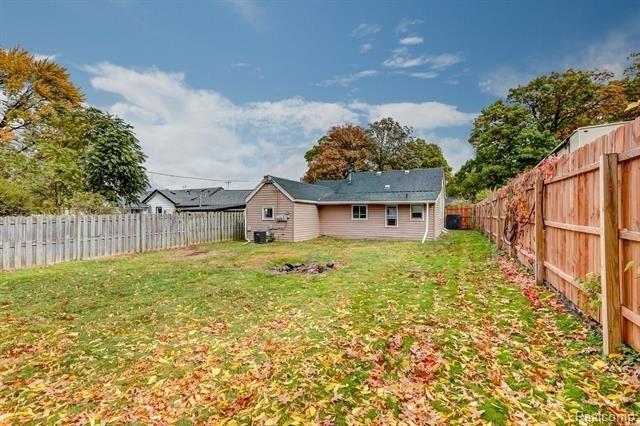 Burr St, Taylor, MI 48180