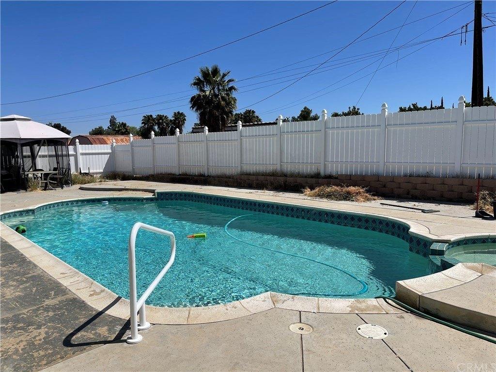 Iris Ave, Riverside, CA 92508