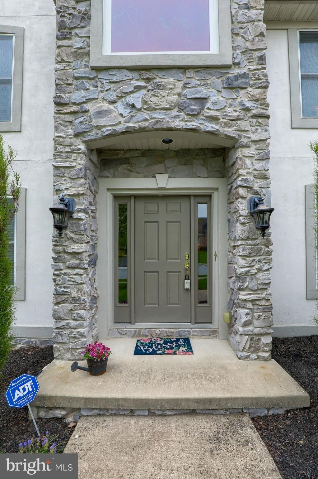 Ridgefield Dr, York, PA 17403