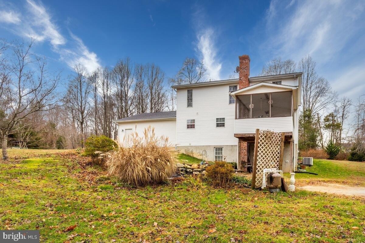 Julie Ct, Saint Leonard, MD 20685