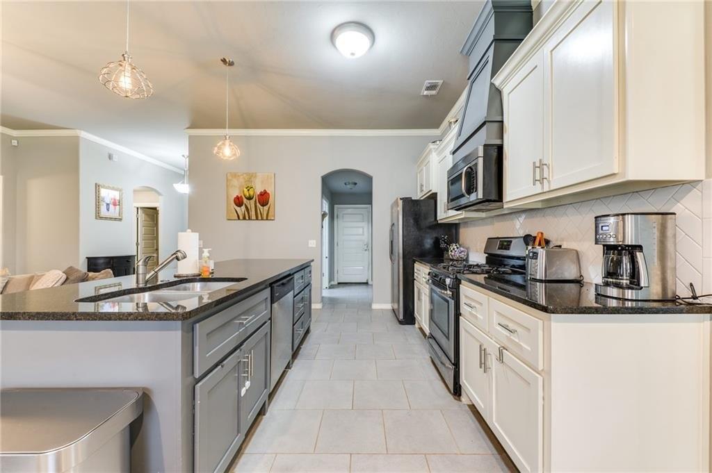 Lakeshire Ridge Ct, Edmond, OK 73034