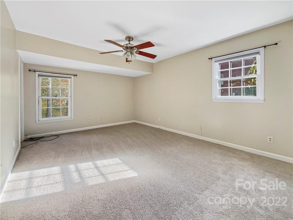 Wilby Dr, Charlotte, NC 28270