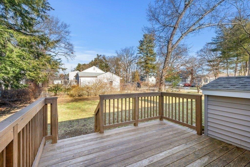 Suncrest Ave, Wilmington, MA 01887