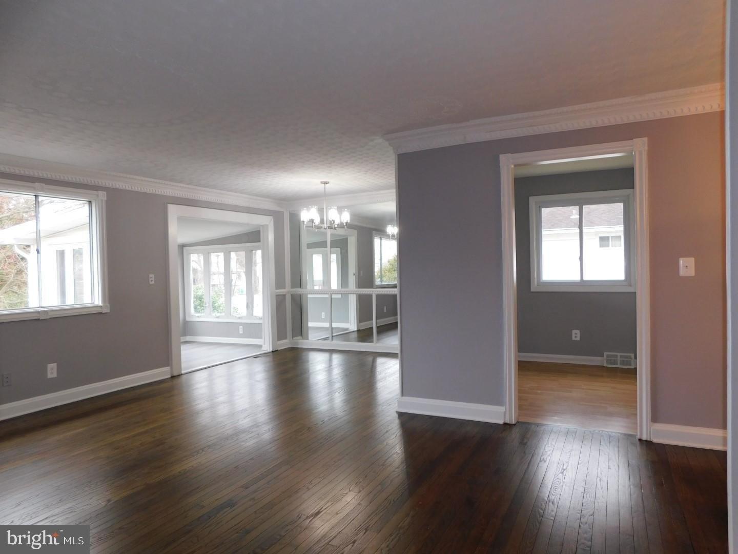 Queens Rd, Glen Burnie, MD 21061