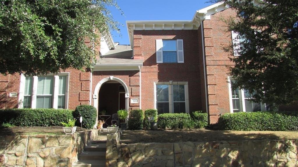 Legends Dr, Lewisville, TX 75057