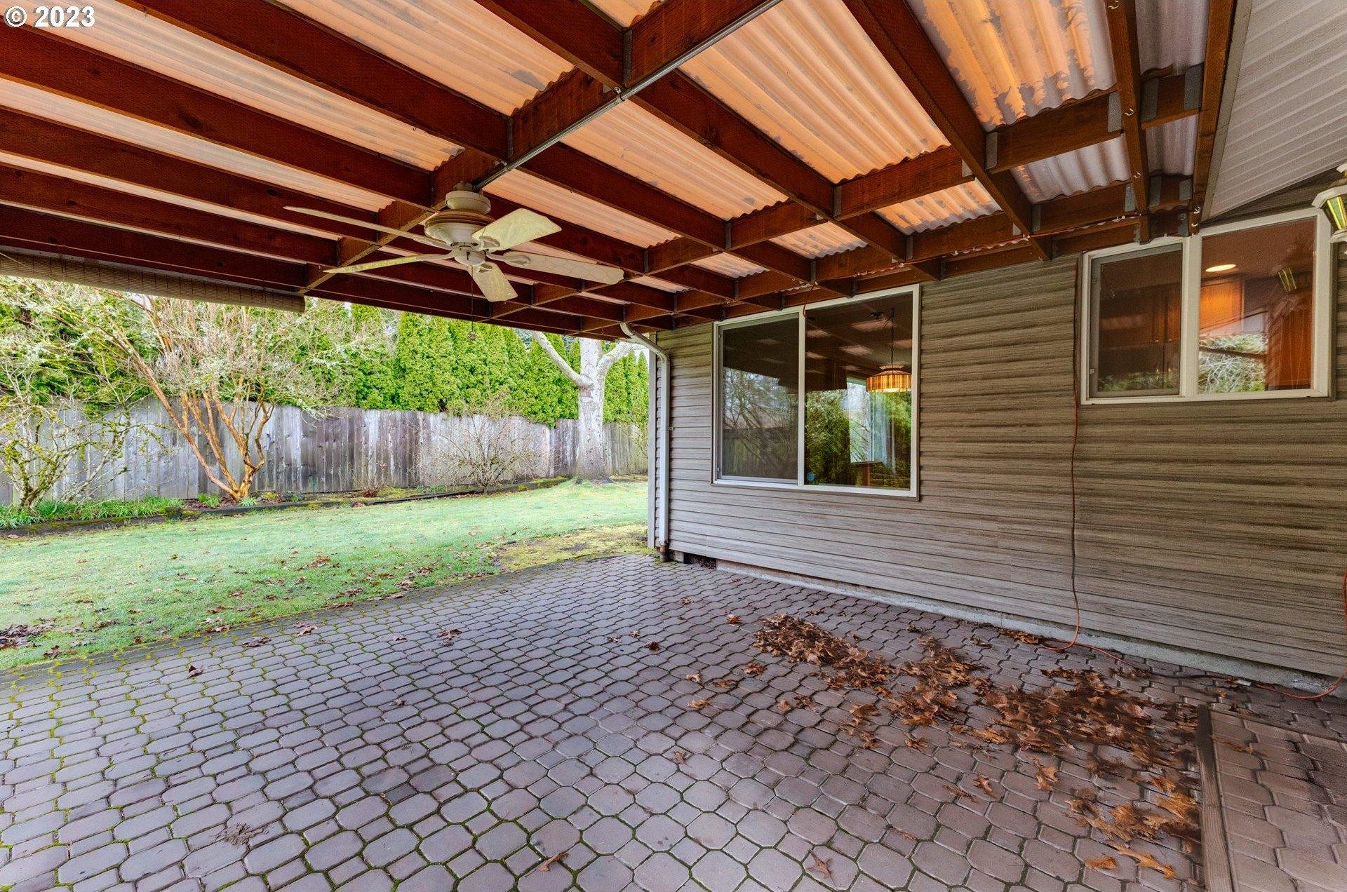 Se Willow Dr, Hillsboro, OR 97123