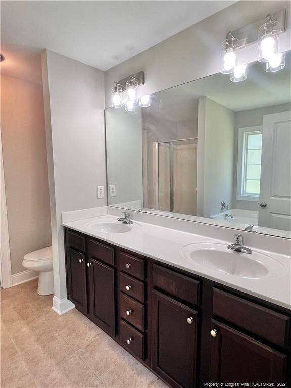Bombay Dr, Fayetteville, NC 28312