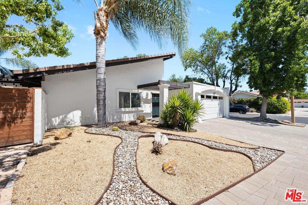 Barrow Ct, Westlake Village, CA 91361