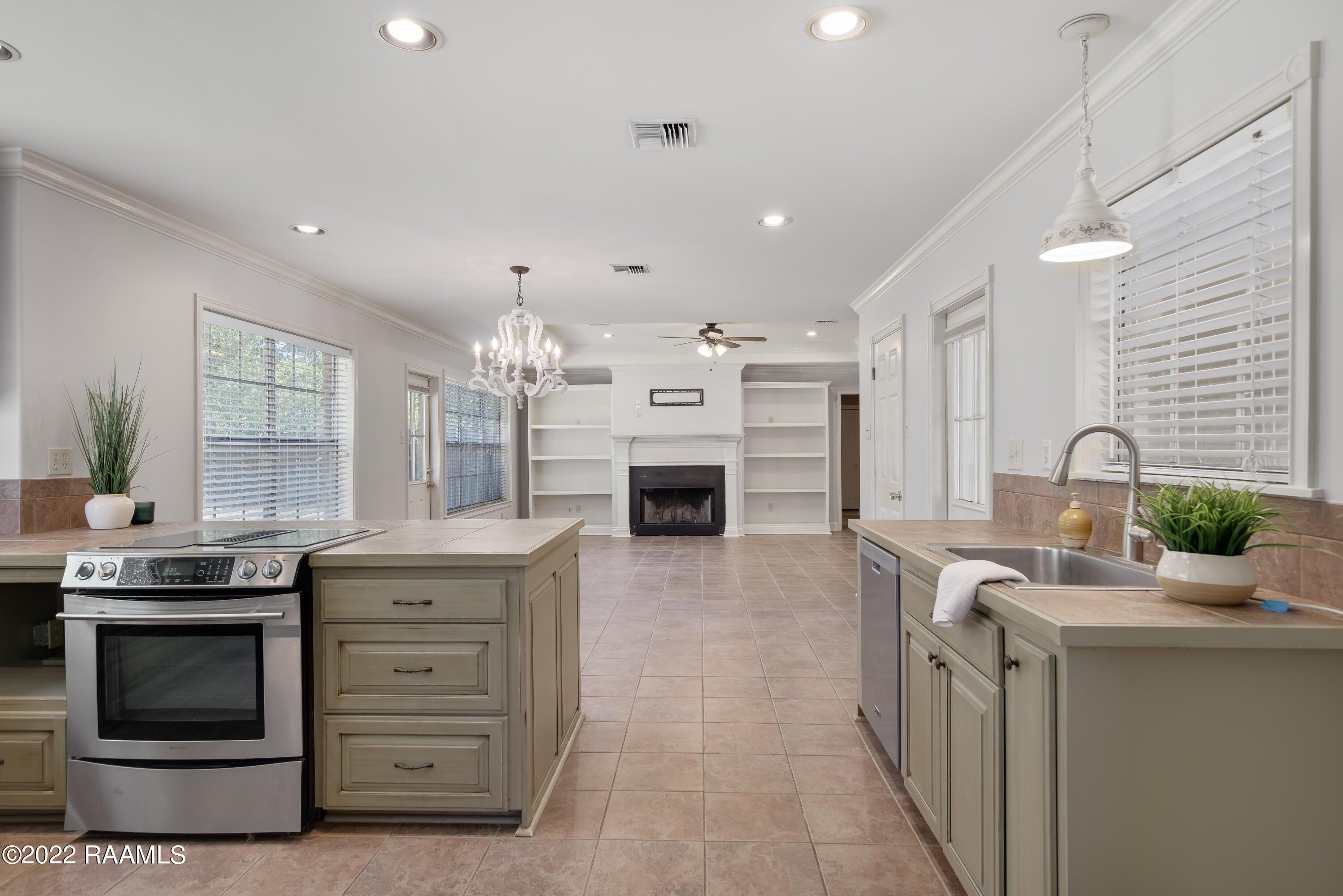 Orangewood Dr, Lafayette, LA 70503