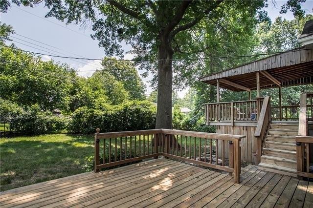 Winchester Ave, Grandview, MO 64030