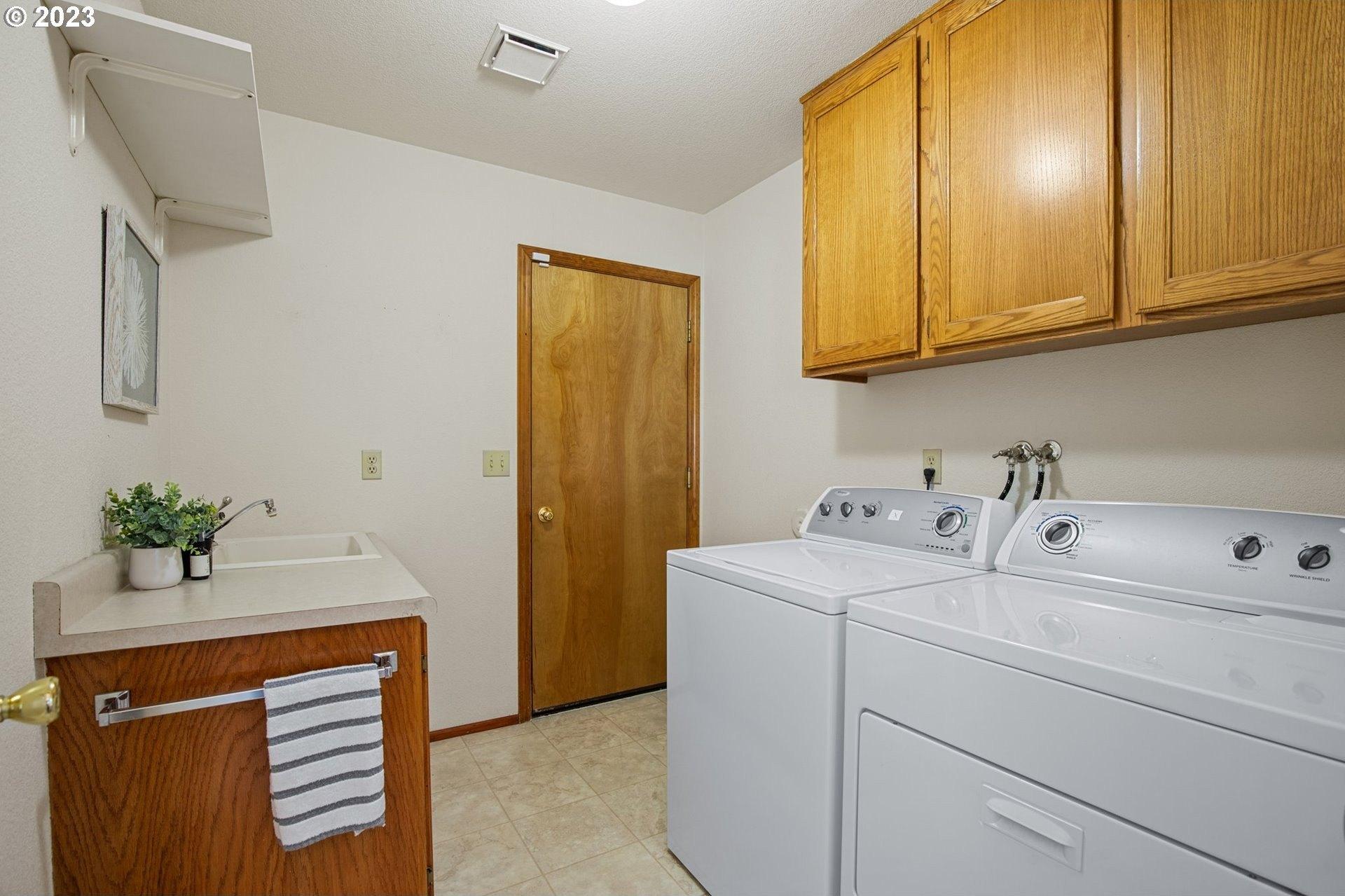Twisted Pines Dr, Grants Pass, OR 97527