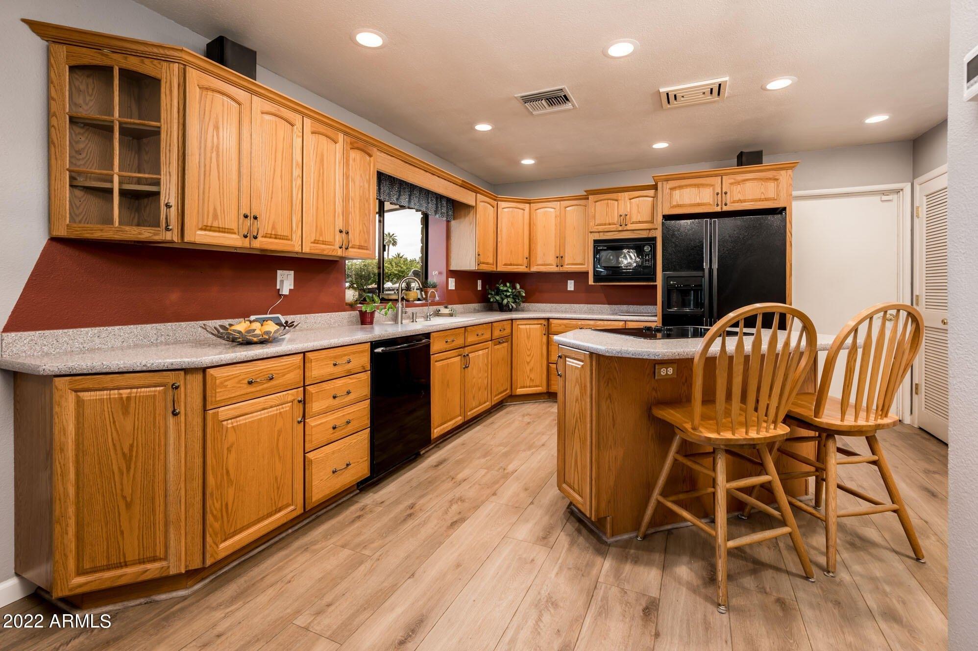 E Desert Cove Ave, Phoenix, AZ 85028