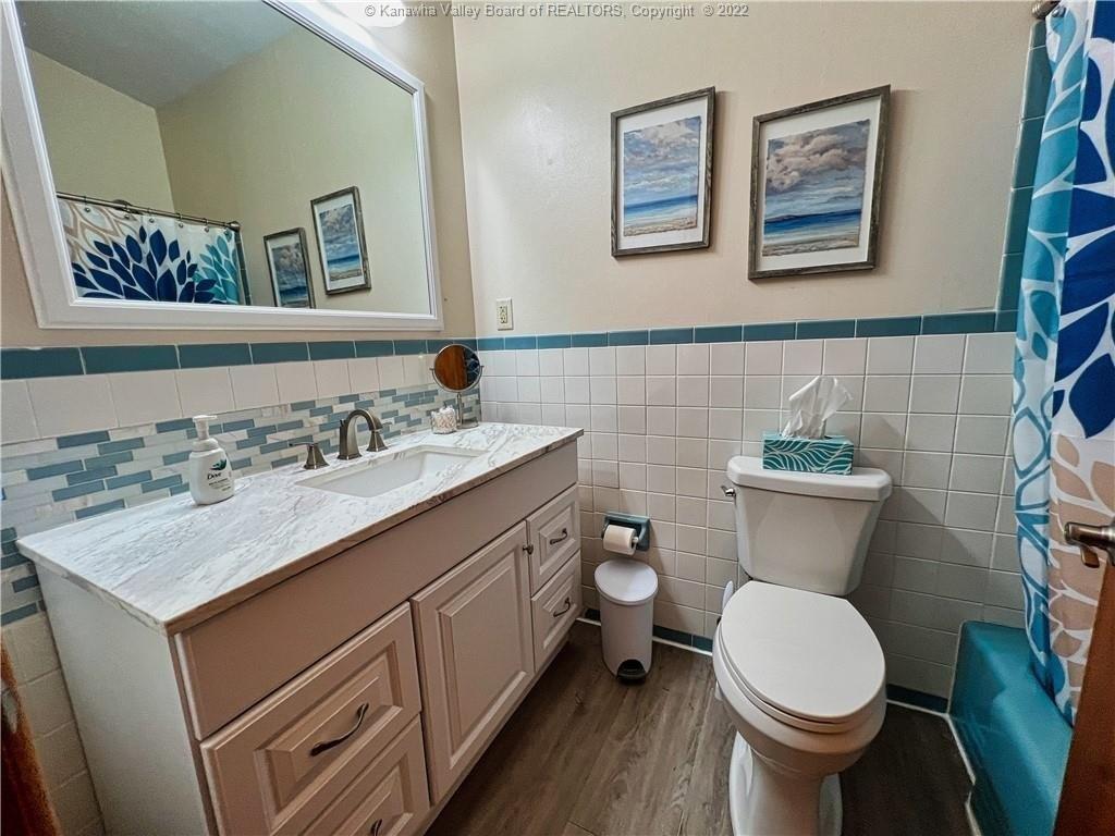 Weimer Ave, Saint Albans, WV 25177