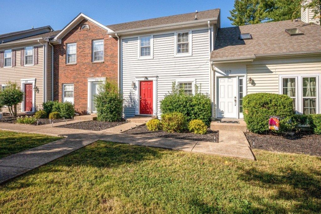 Carriage Pl, Clarksville, TN 37042