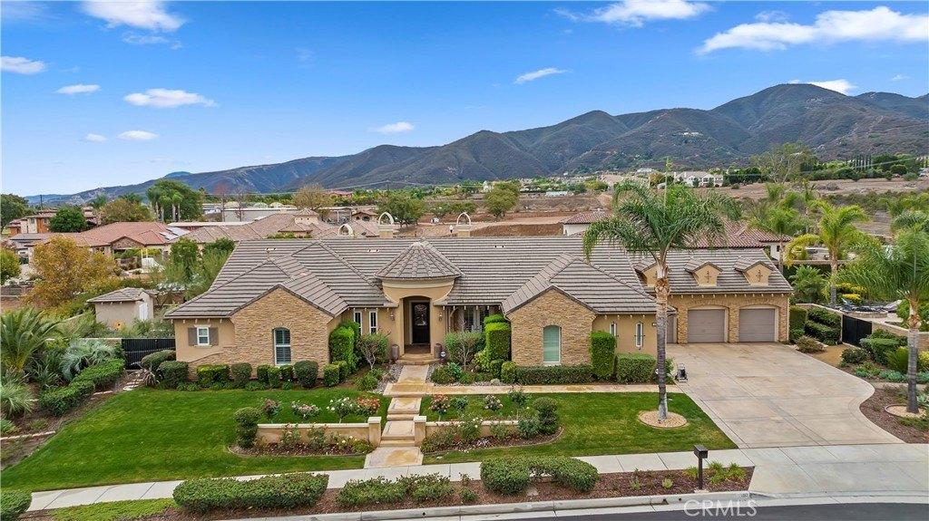 Cleveland Way, Corona, CA 92881