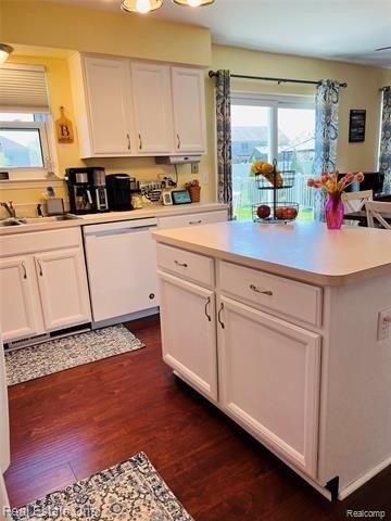 Westwood Dr, Trenton, MI 48183