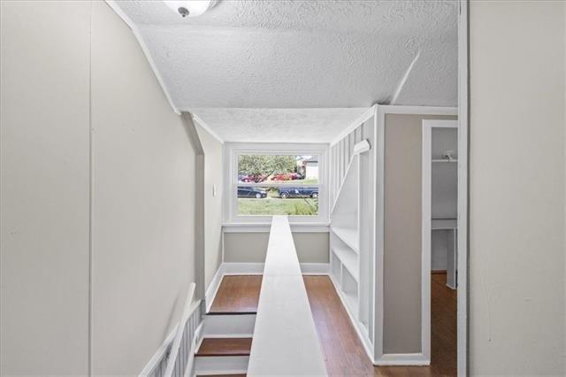 Nw Waukomis Dr, Kansas City, MO 64151