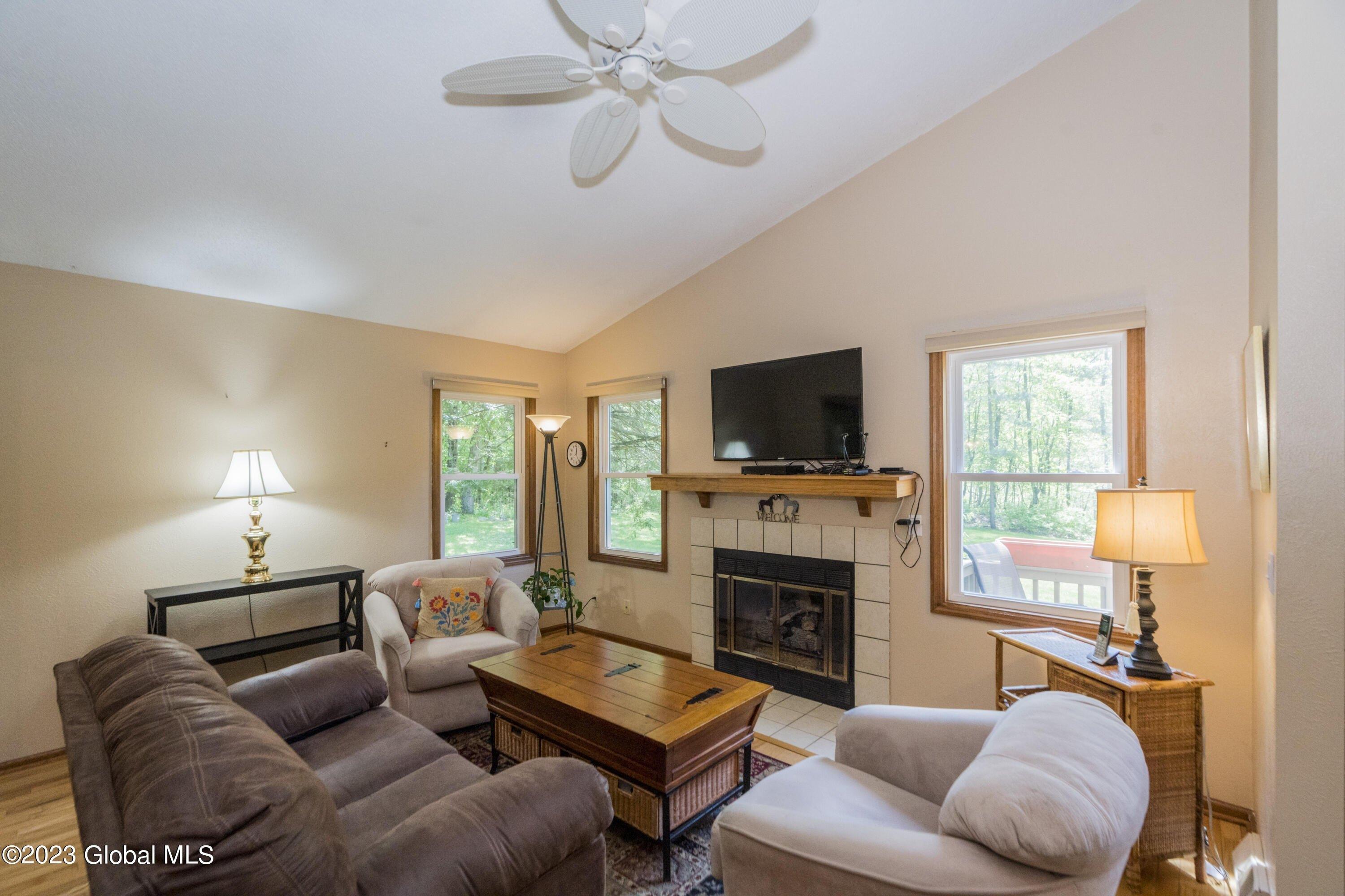 Castleberry Dr, Gansevoort, NY 12831