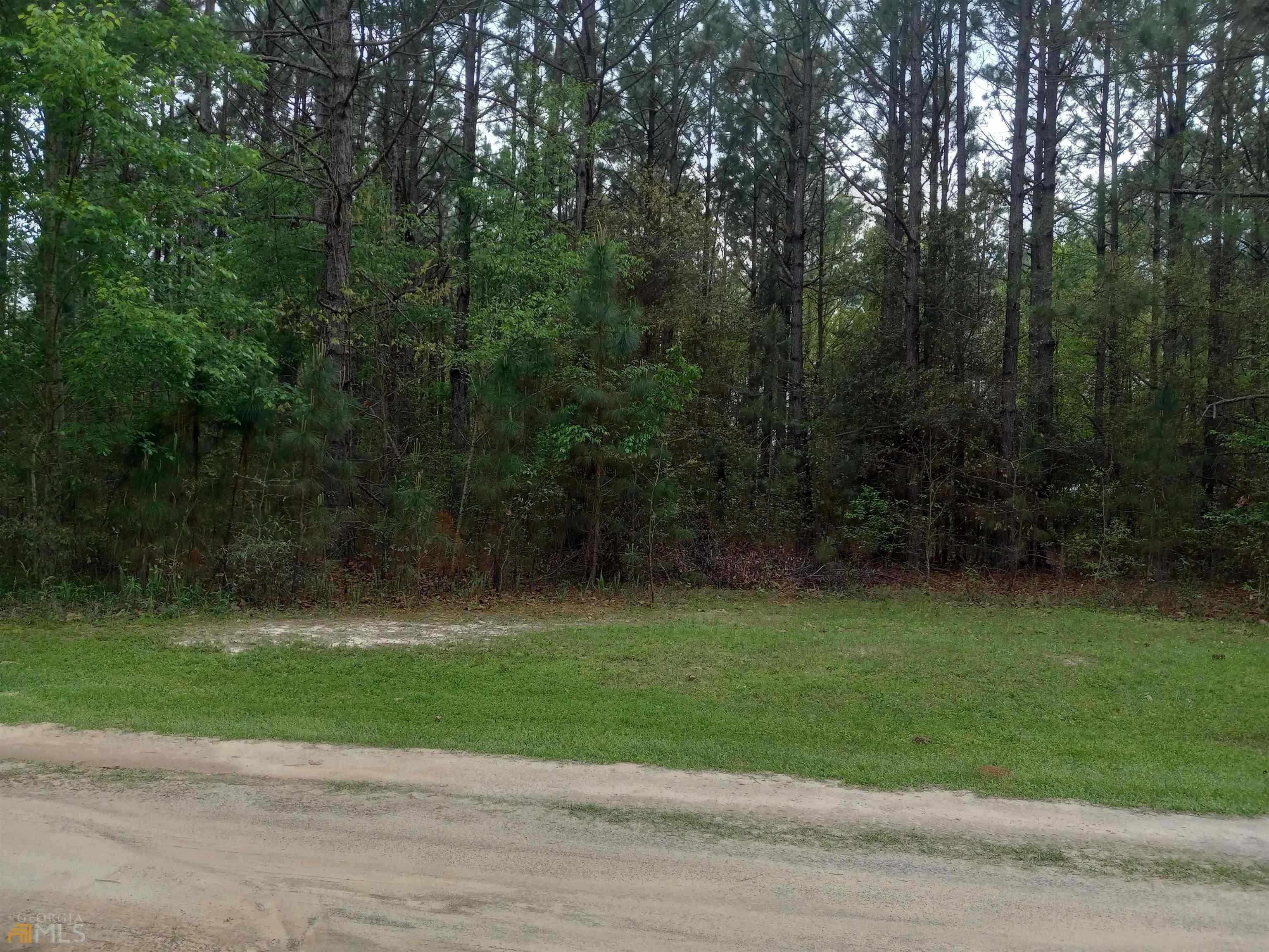 Landings Cir, East Dublin, GA 31027