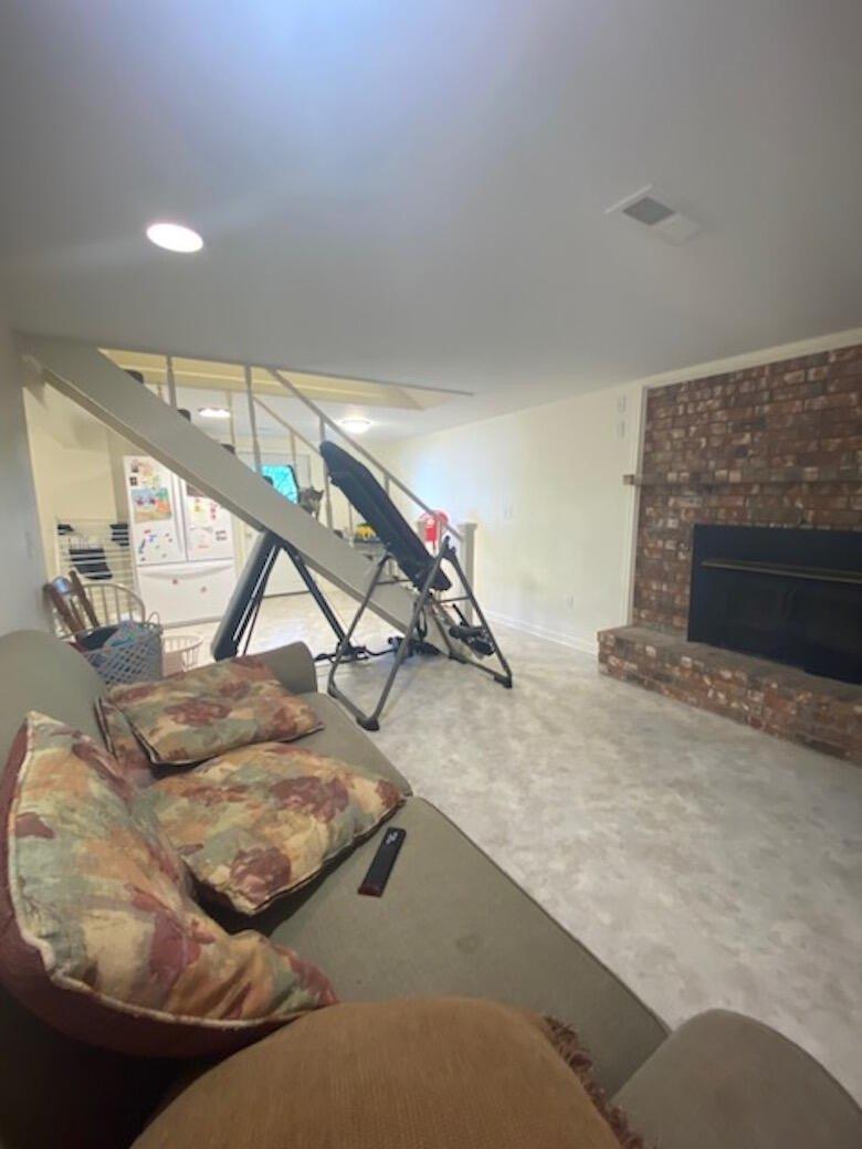 E 1674 Rd, Stockton, MO 65785