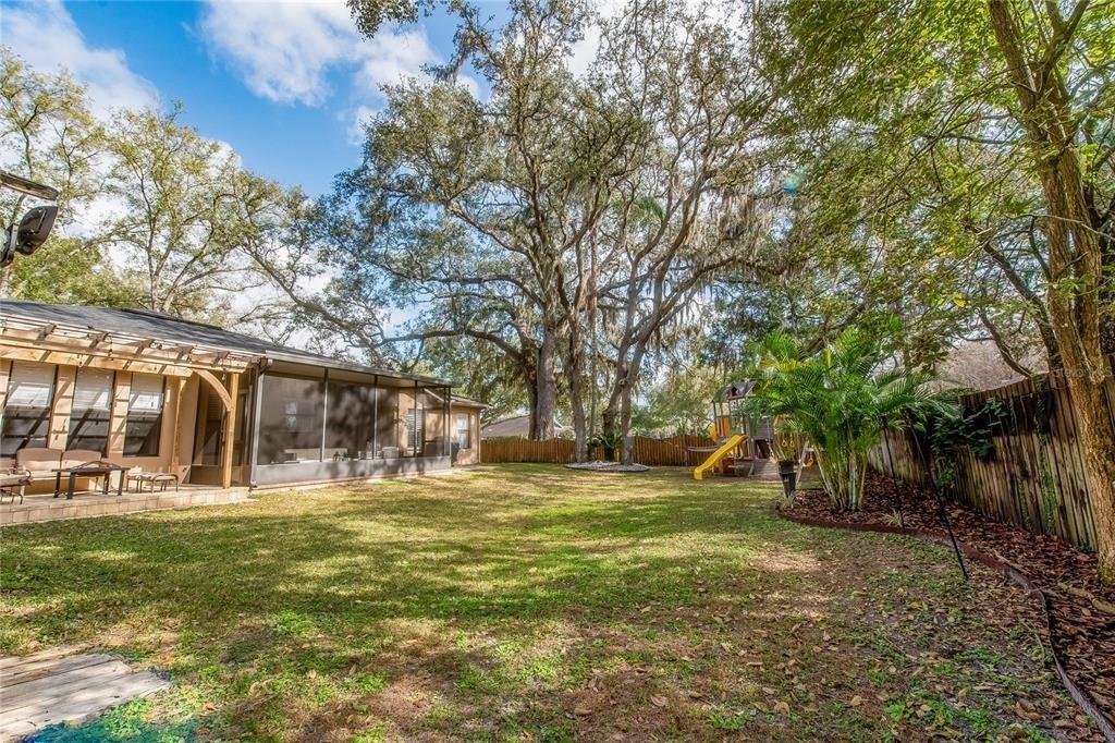 Arlington Oaks Ct, Tampa, FL 33618