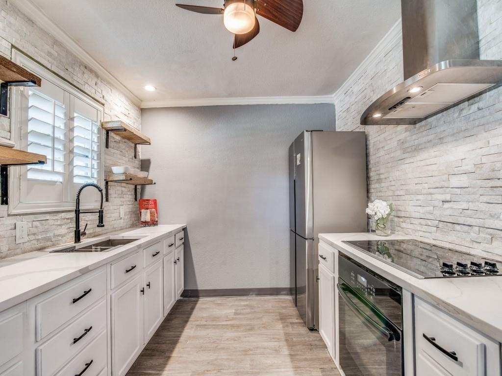 Moon Dr, Mesquite, TX 75150