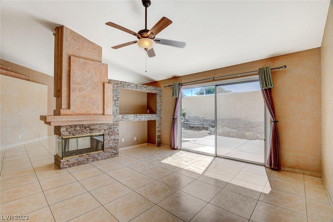 Falconwing Ave, Las Vegas, NV 89131