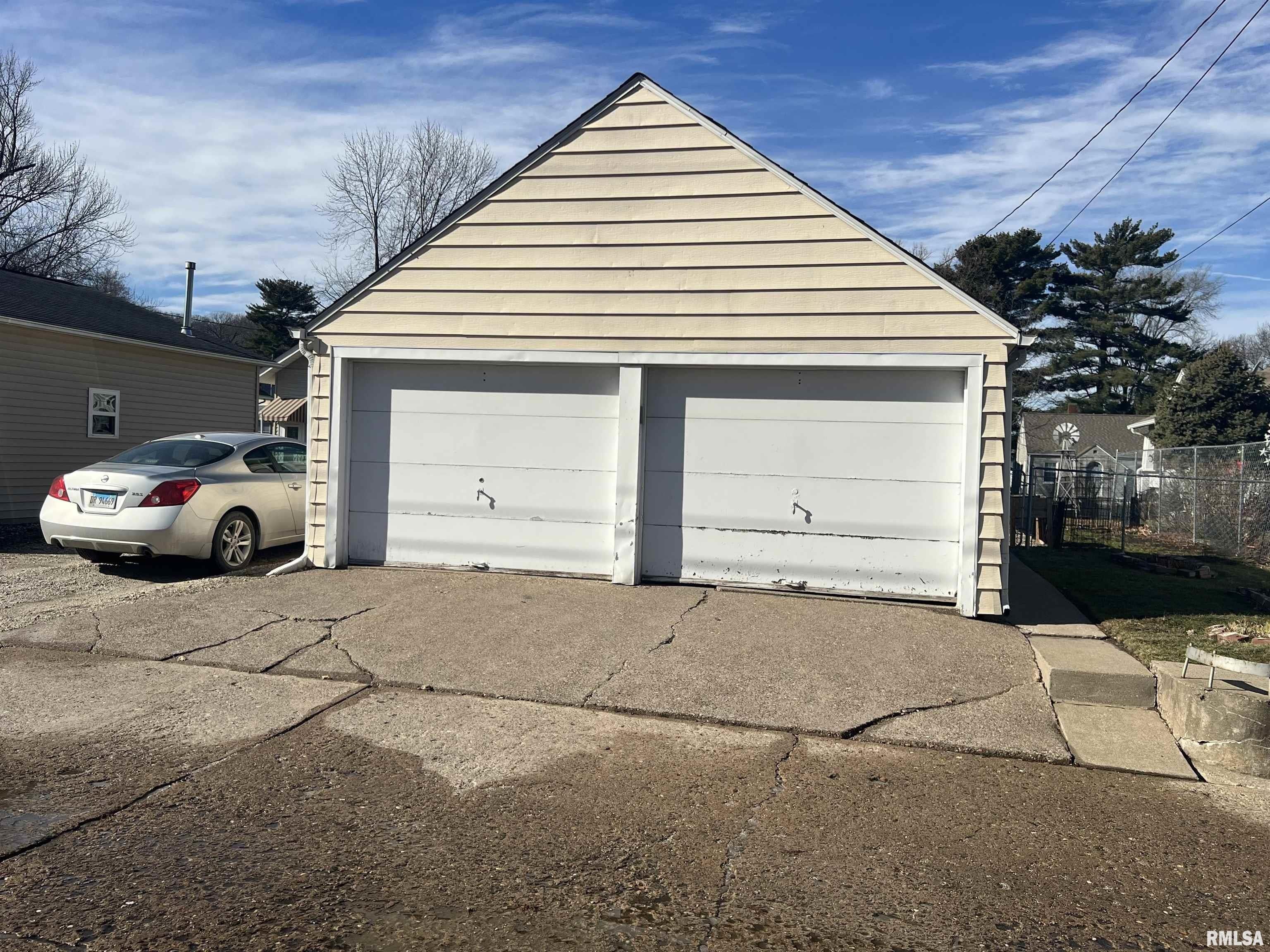 45th St, Moline, IL 61265