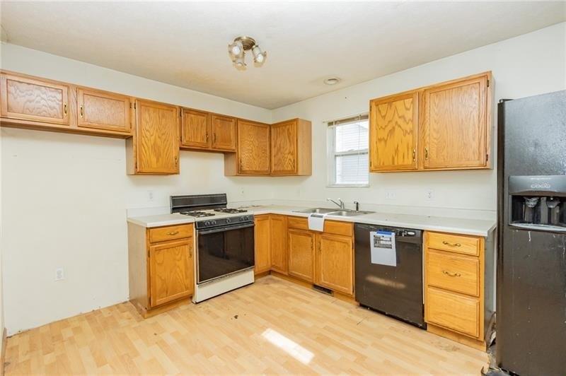 Butler St, Springdale, PA 15144