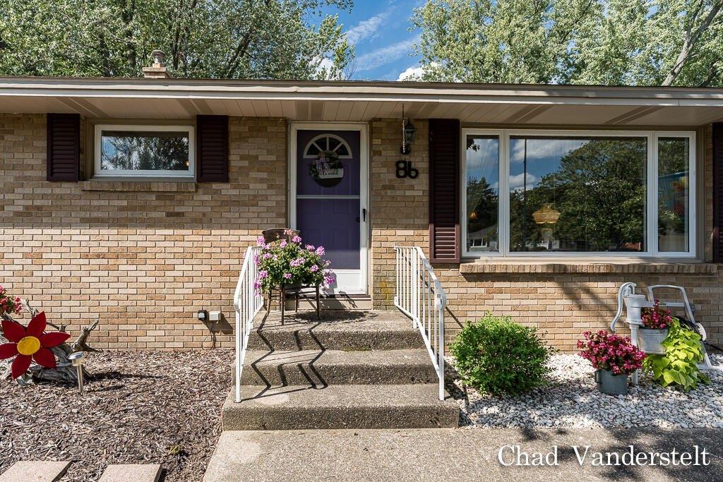 Lynden Rd, Holland, MI 49423