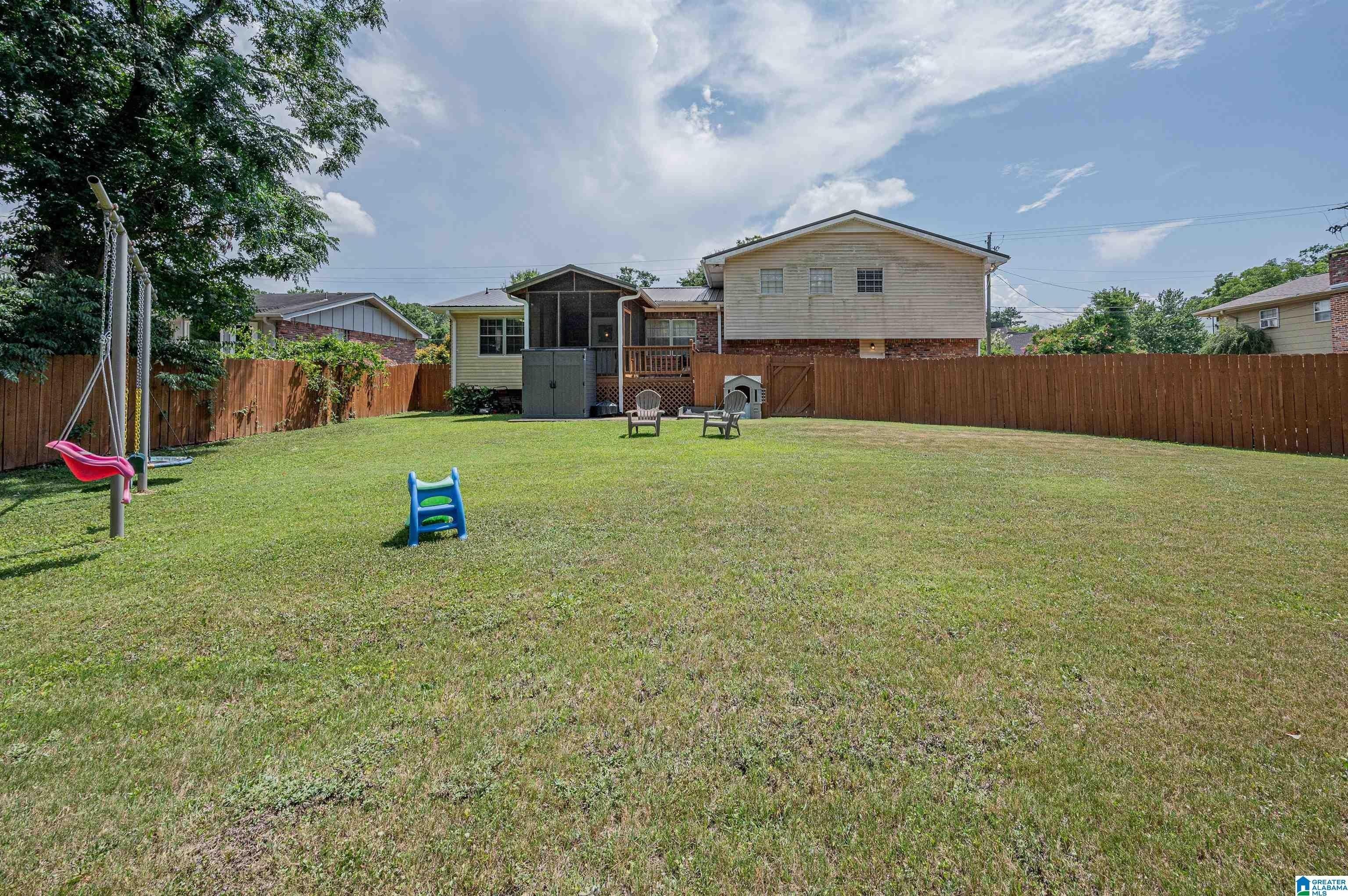Loch Ridge Trl, Hoover, AL 35216